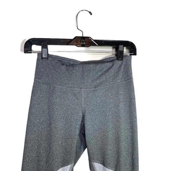 Champion Gray & White Mid-Rise Mesh Capri Leggings - Picture 4 of 17